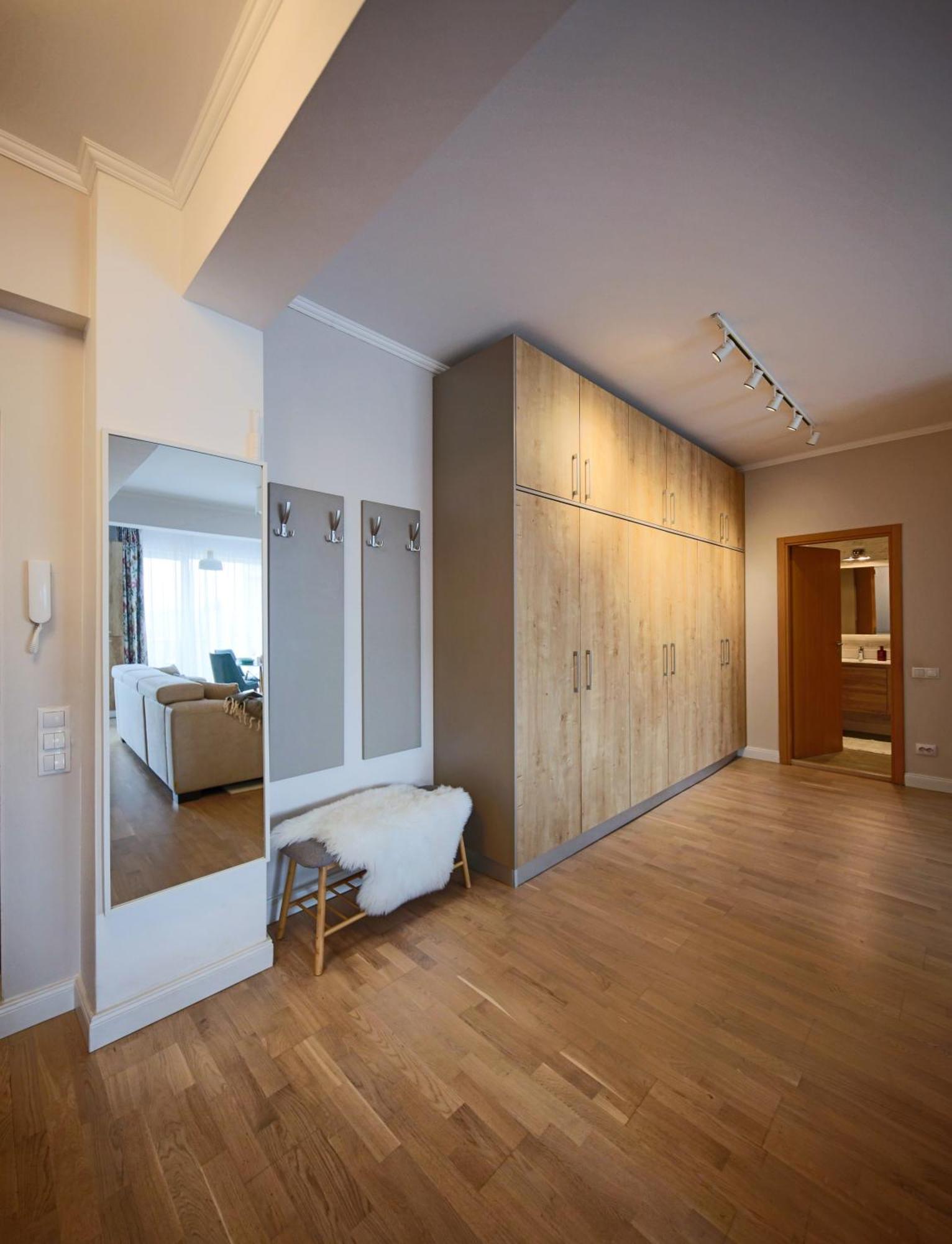 Stylish Condo - Parking And Balcony كلوج-نابوكا المظهر الخارجي الصورة