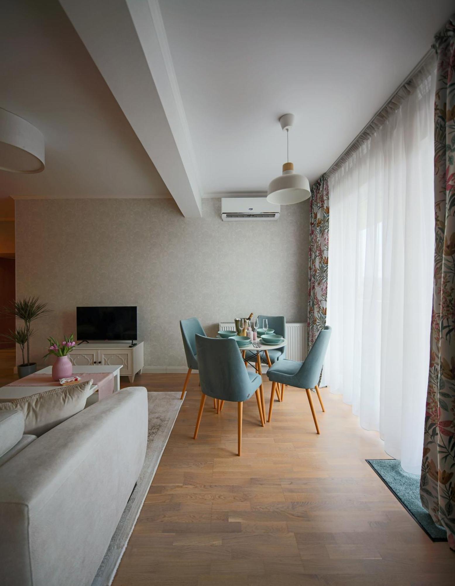 Stylish Condo - Parking And Balcony كلوج-نابوكا المظهر الخارجي الصورة