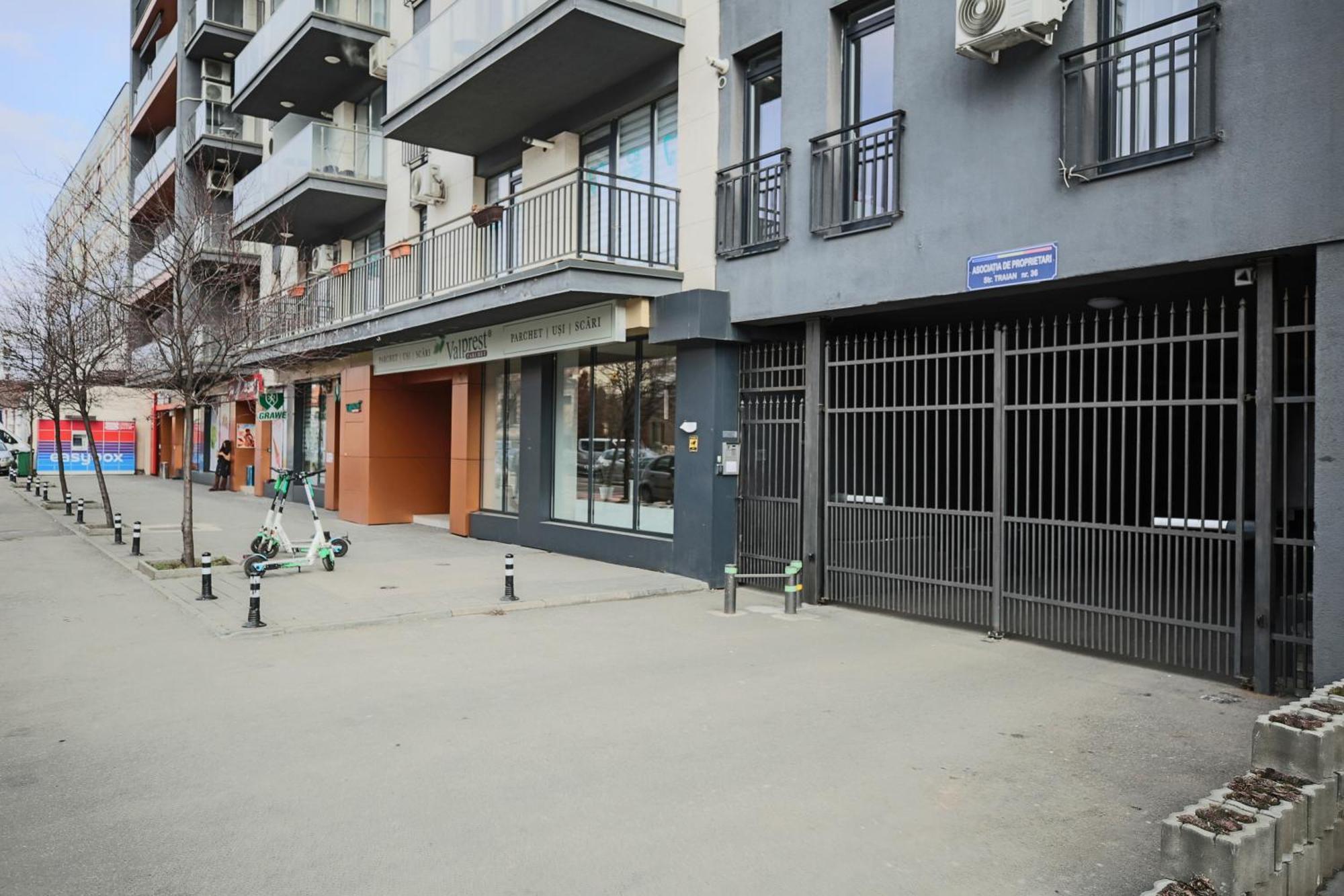 Stylish Condo - Parking And Balcony كلوج-نابوكا المظهر الخارجي الصورة
